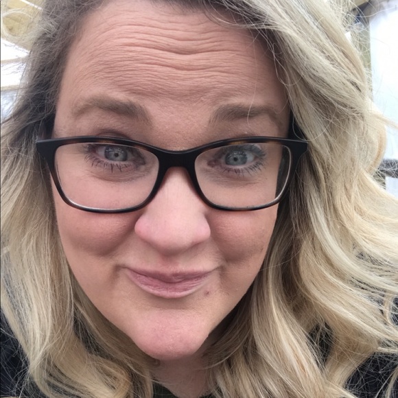 Meet your Posher, Amanda - Picture 1 of 1